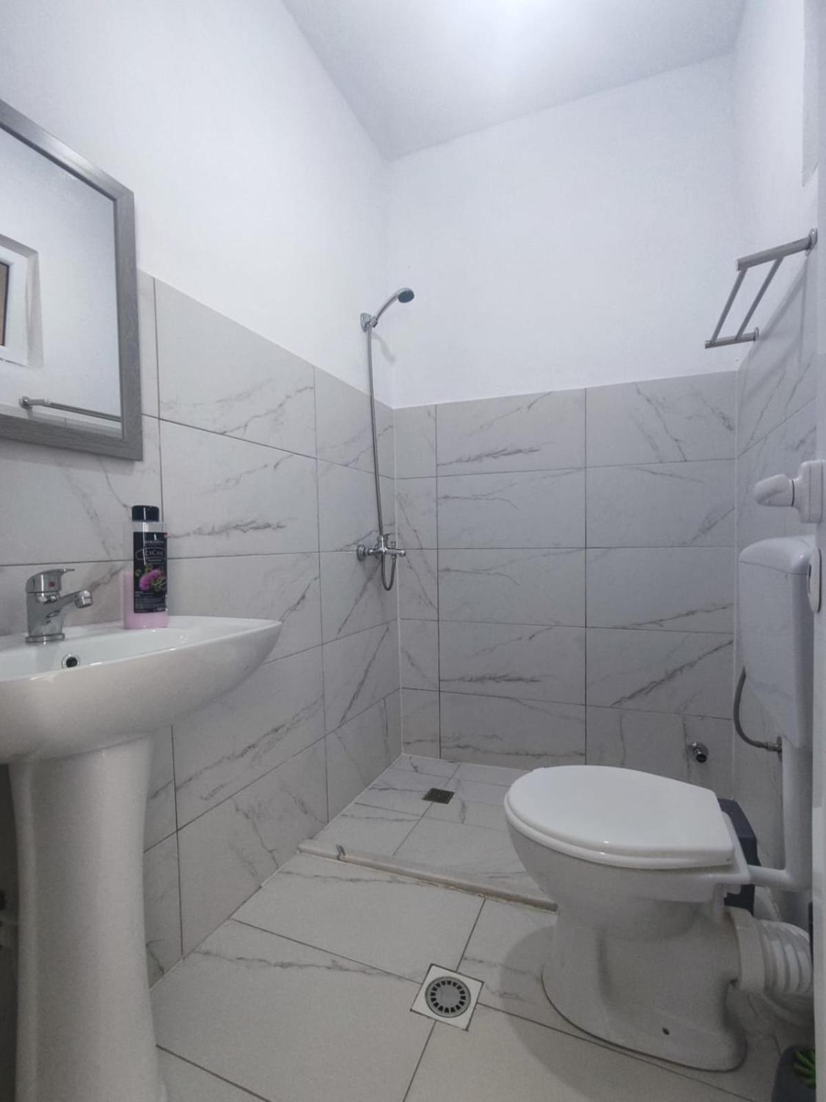 Roleo Guest House Lin Екстер'єр фото
